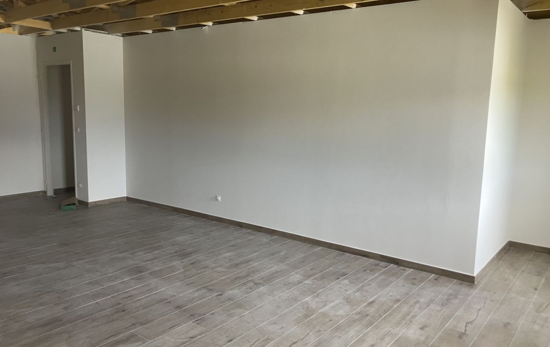 BATI-TERRE : Office | CHABEUIL (26120) | 40 m2 | 520 € 